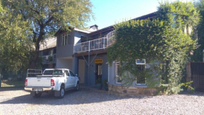 Гостиница Hoedspruit Hotel  Hoedspruit